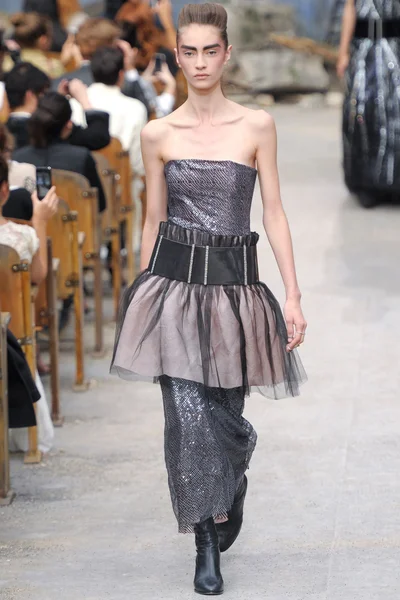 Look 64